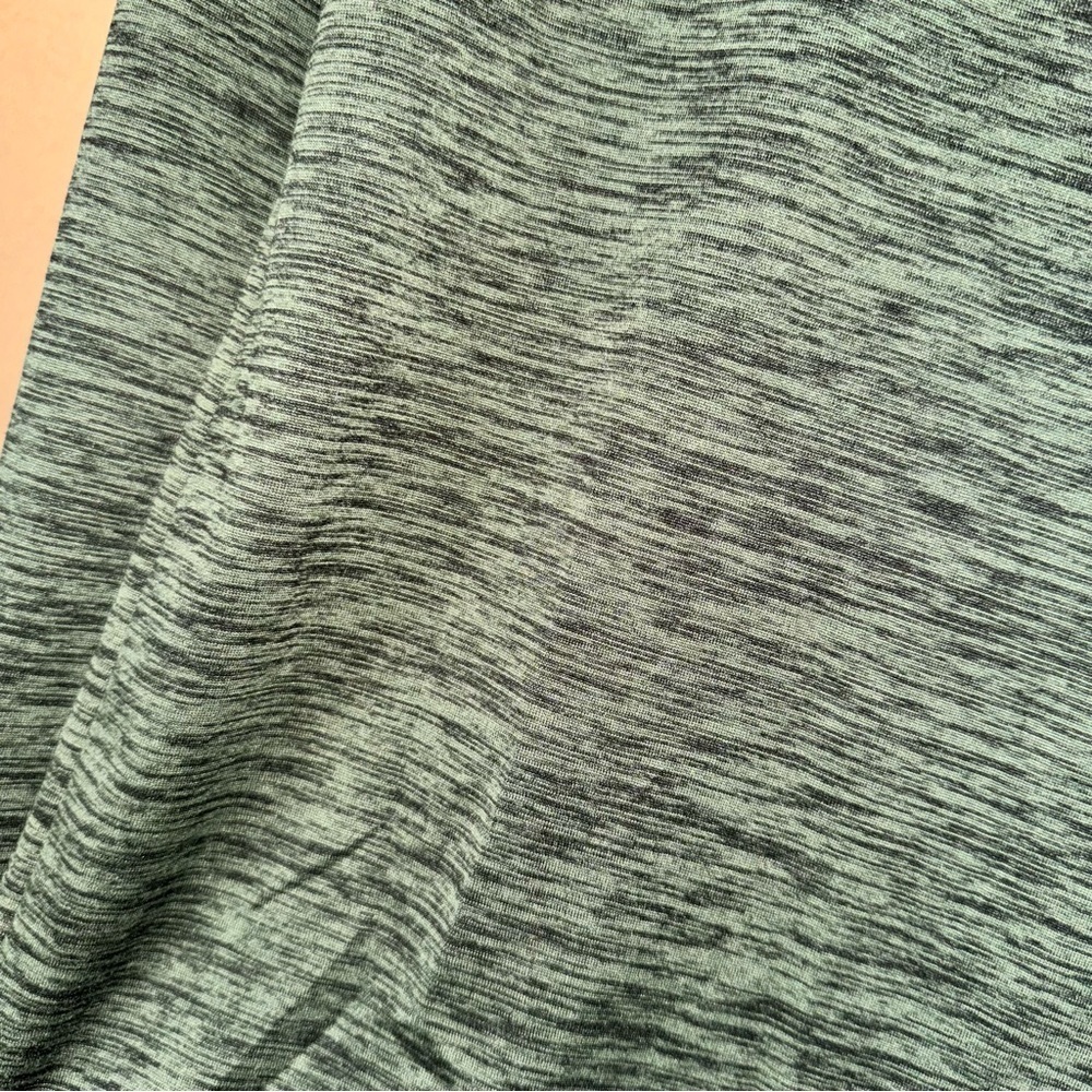 Green Quick-Dry Hoodie - Picture 5 of 9